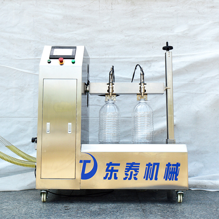 俱往矣，數(shù)風(fēng)流人物，還看東泰半自動(dòng)食用油灌裝機(jī)